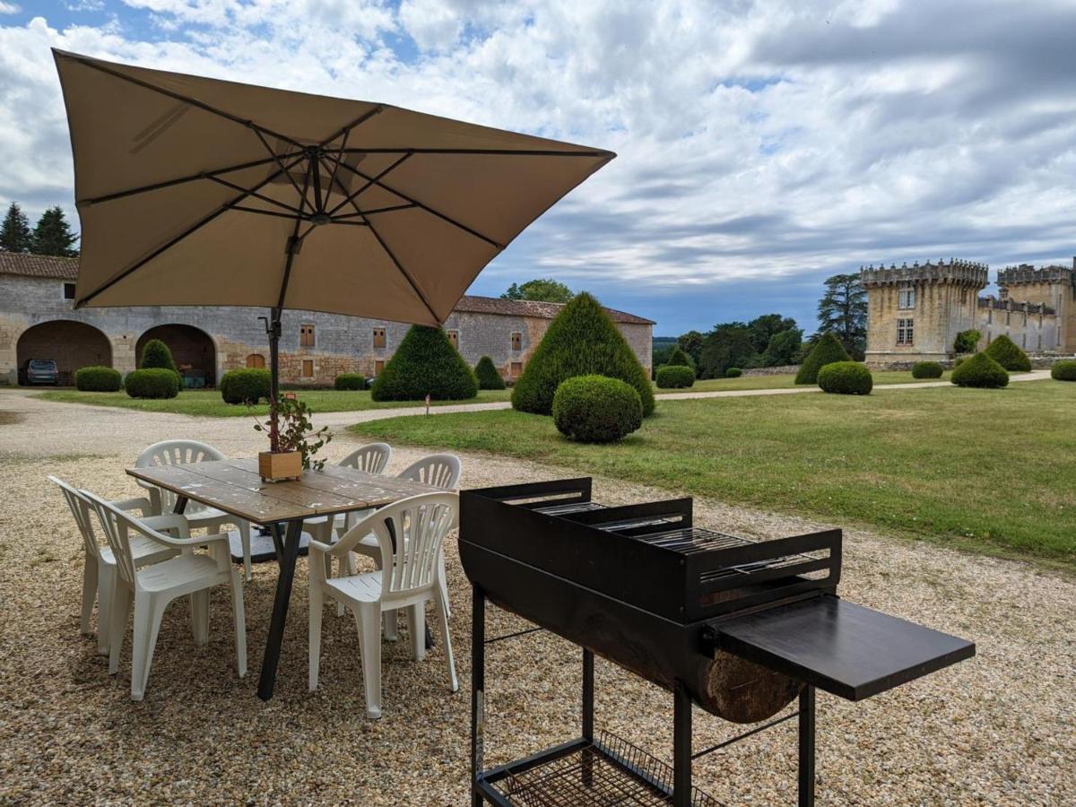 Gite Charmant Au Coeur D'Un Chateau Historique Avec Parc, Proche De Cognac, Ideal Famille Et Nature - Fr-1-653-167 Cherves-de-Cognac المظهر الخارجي الصورة